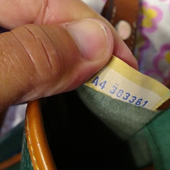Beautiful green vintage Dooney and Bourke bag - Picture 5 of 6